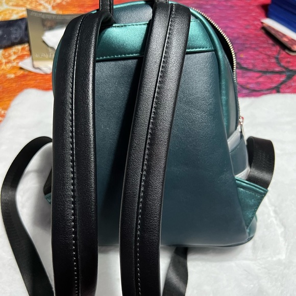 Captain Marvel Green Suit Backpack & Wallet Set - Picture 4 of 7